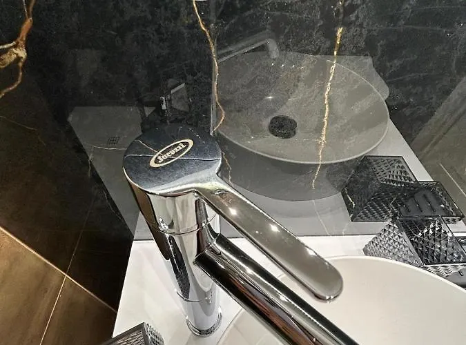 לינה וארוחת בוקר Nostra Luxury